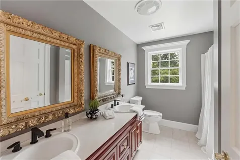 198 Poppasquash Road Bristol RI 02809