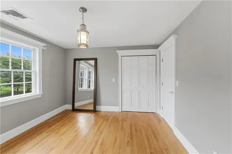 198 Poppasquash Road Bristol RI 02809
