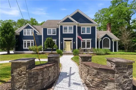 198 Poppasquash Road Bristol RI 02809