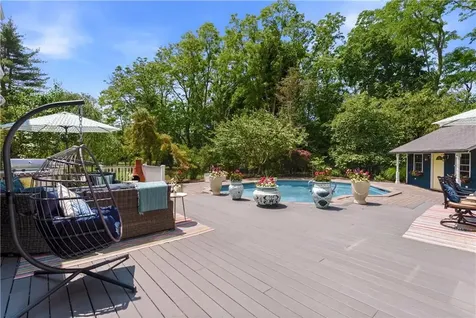 198 Poppasquash Road Bristol RI 02809