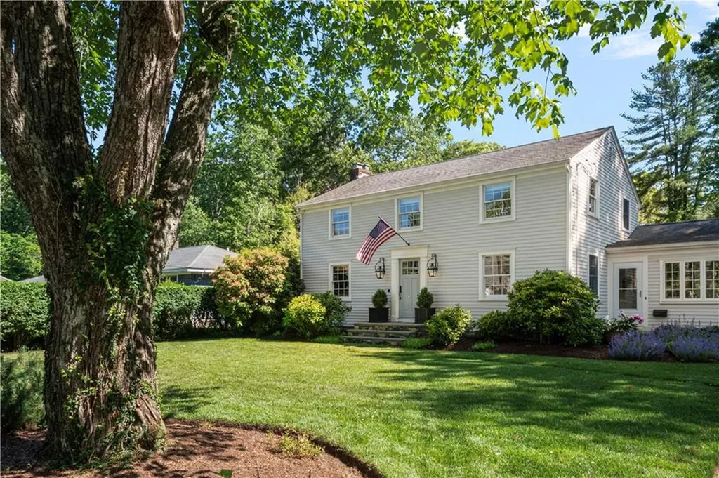 3 Oak Manor Drive Barrington RI 02806