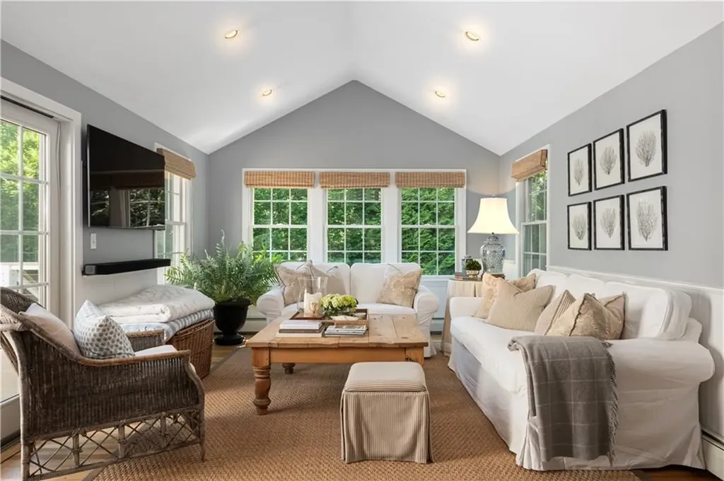 3 Oak Manor Drive Barrington RI 02806