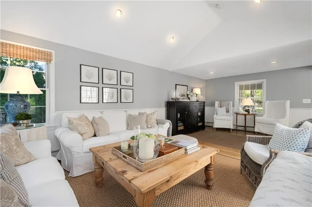 3 Oak Manor Drive Barrington RI 02806