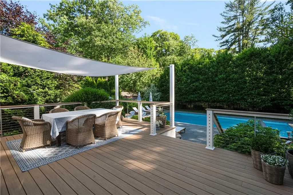 3 Oak Manor Drive Barrington RI 02806