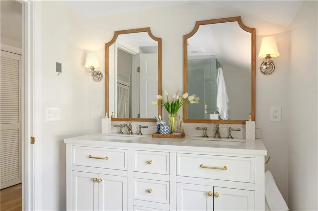 3 Oak Manor Drive Barrington RI 02806