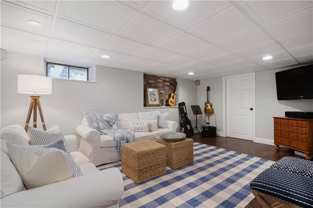 3 Oak Manor Drive Barrington RI 02806