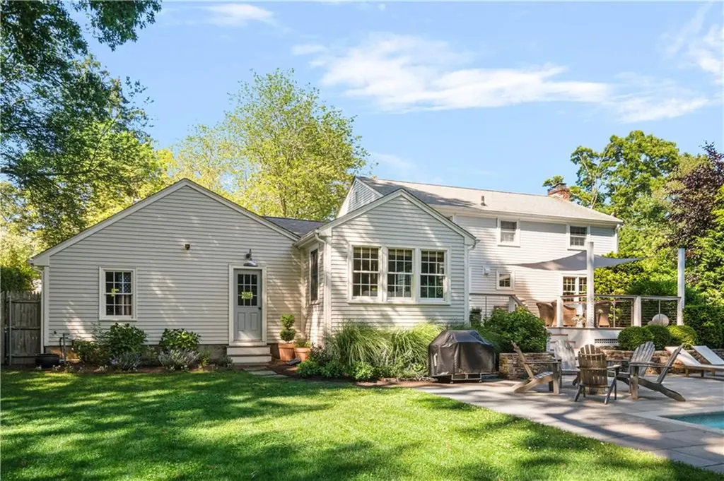 3 Oak Manor Drive Barrington RI 02806