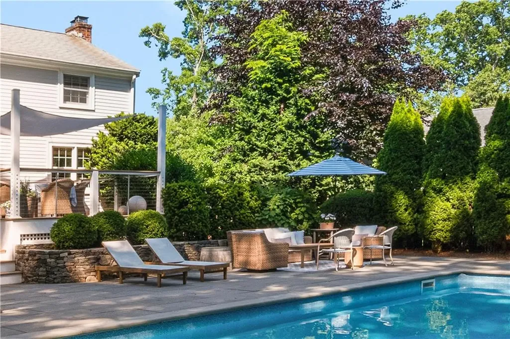 3 Oak Manor Drive Barrington RI 02806