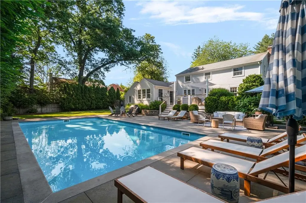 3 Oak Manor Drive Barrington RI 02806