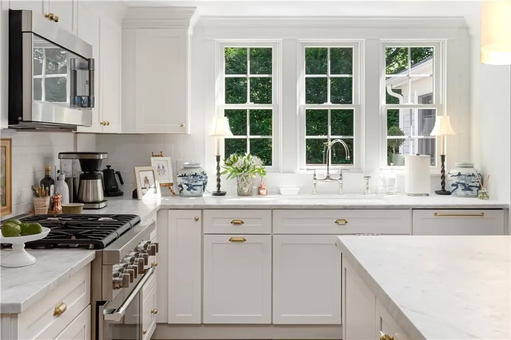 3 Oak Manor Drive Barrington RI 02806