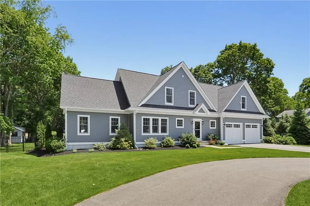 61 Martin Avenue Barrington RI 02806