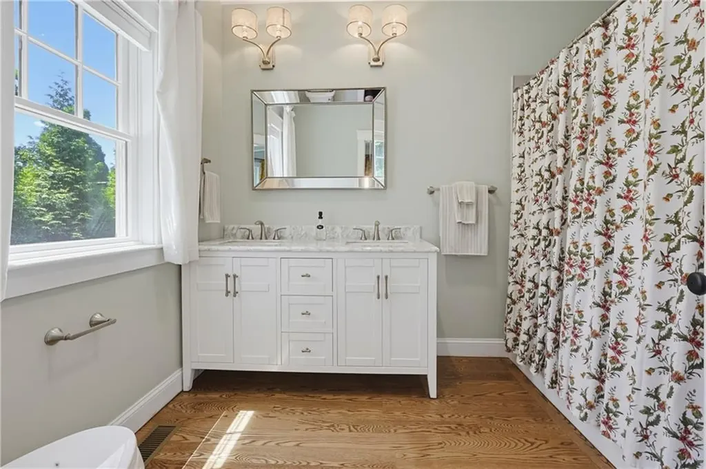61 Martin Avenue Barrington RI 02806