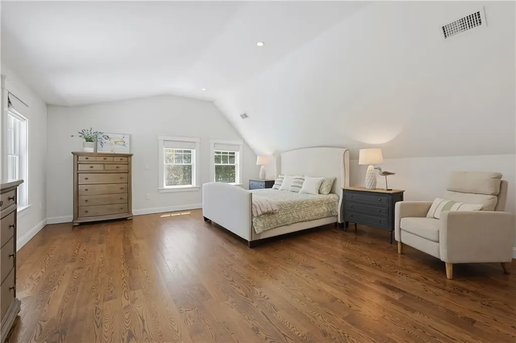 61 Martin Avenue Barrington RI 02806