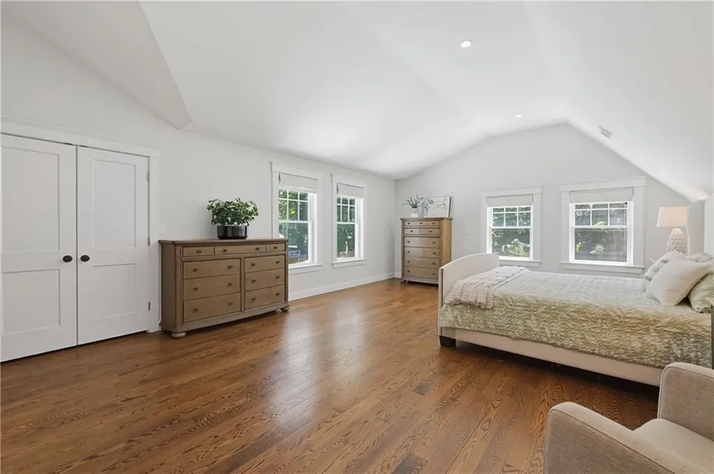61 Martin Avenue Barrington RI 02806
