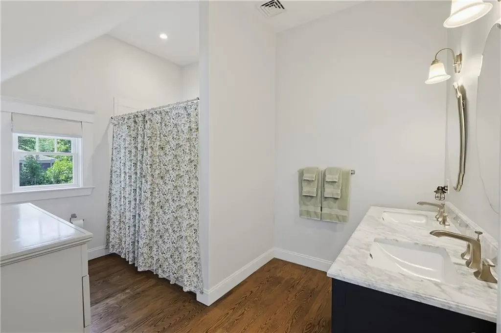 61 Martin Avenue Barrington RI 02806