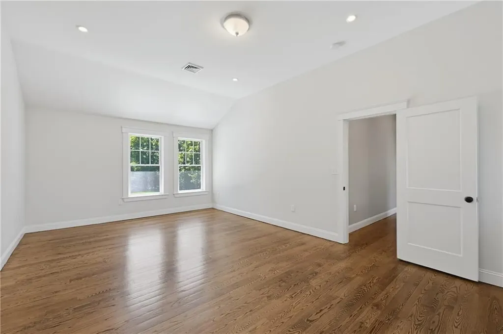 61 Martin Avenue Barrington RI 02806