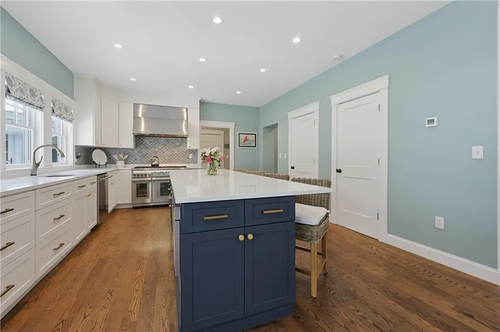61 Martin Avenue Barrington RI 02806