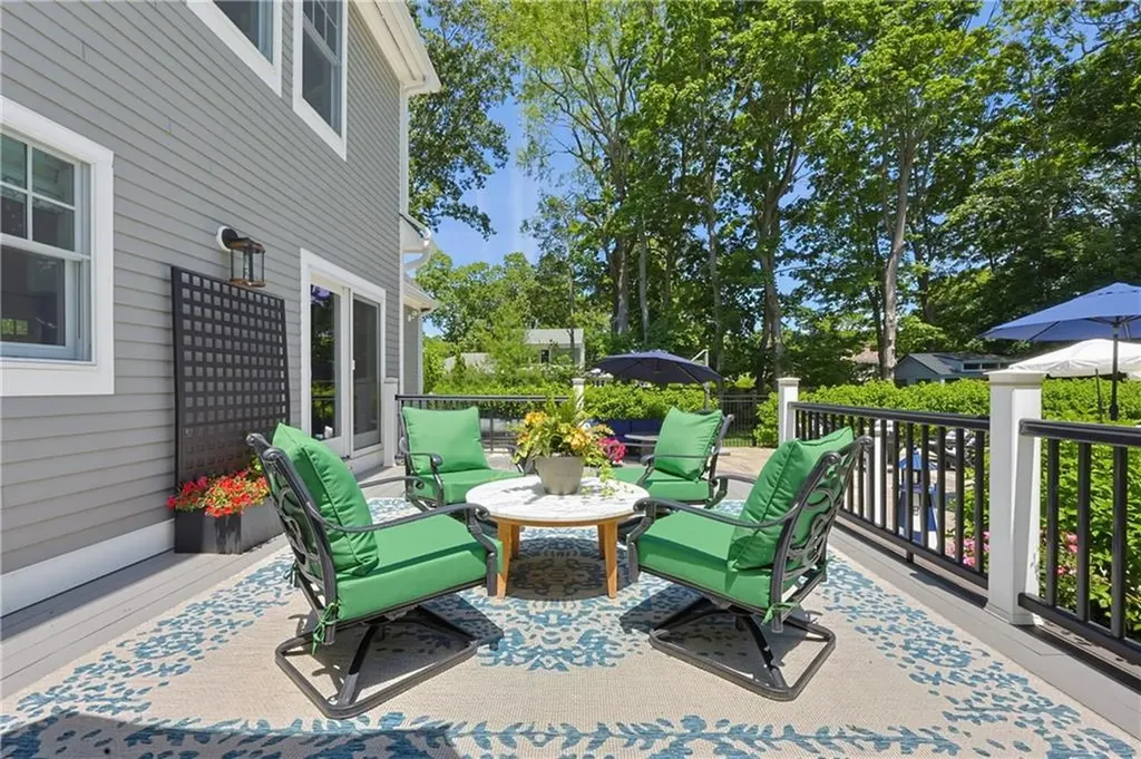 61 Martin Avenue Barrington RI 02806