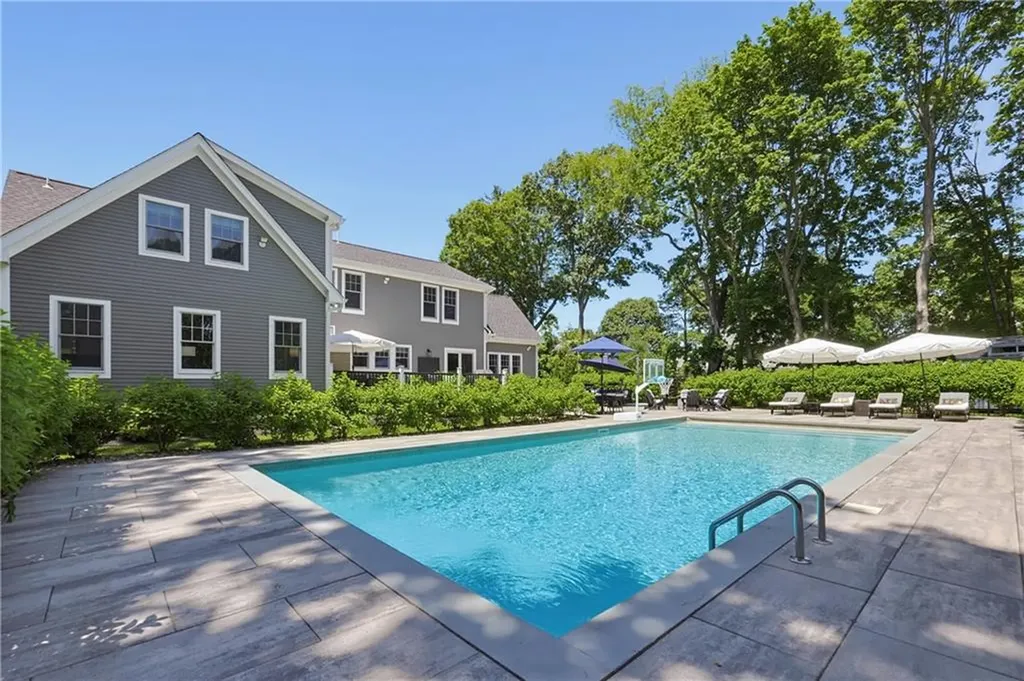 61 Martin Avenue Barrington RI 02806