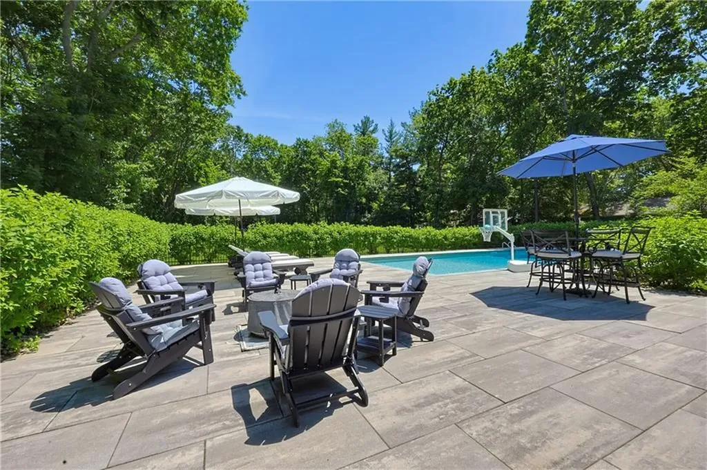 61 Martin Avenue Barrington RI 02806