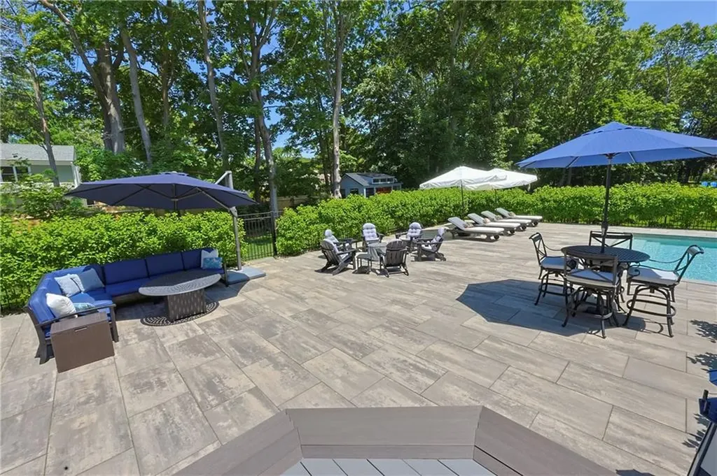 61 Martin Avenue Barrington RI 02806