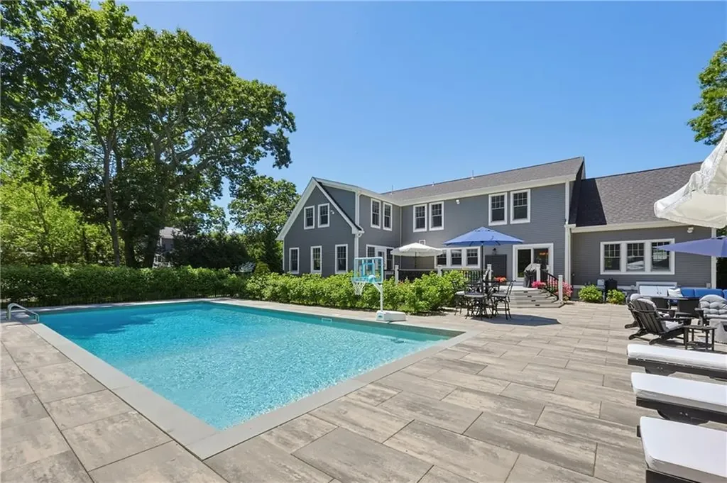 61 Martin Avenue Barrington RI 02806