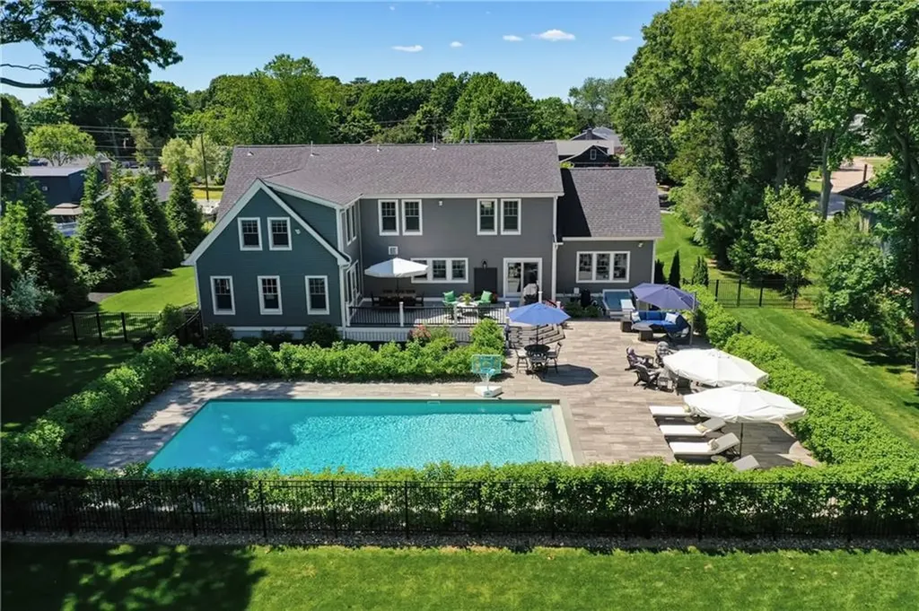 61 Martin Avenue Barrington RI 02806