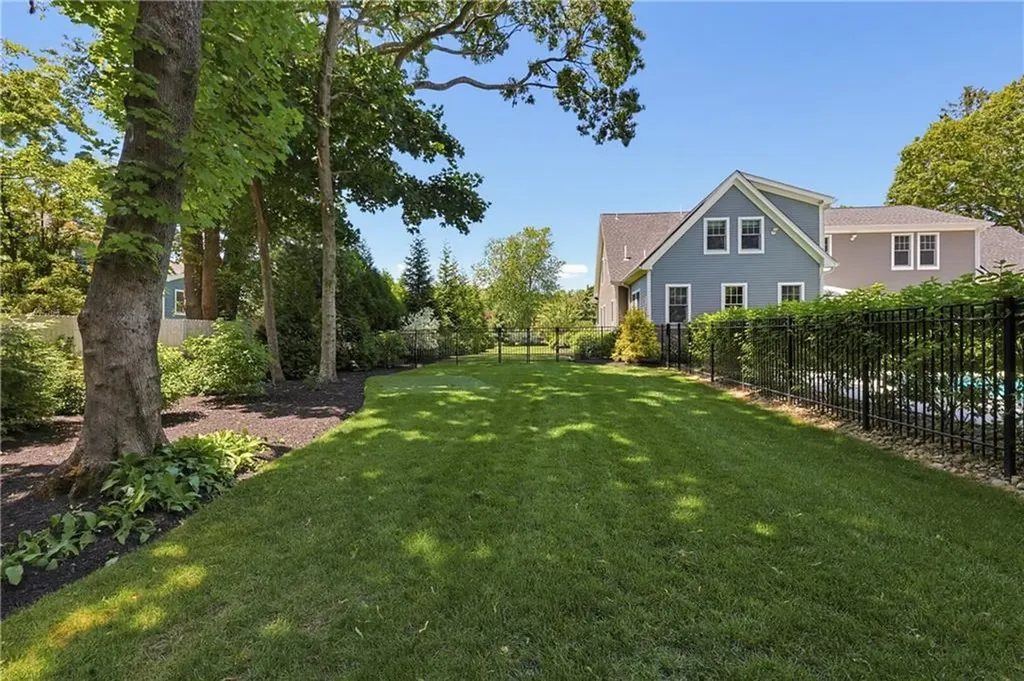 61 Martin Avenue Barrington RI 02806