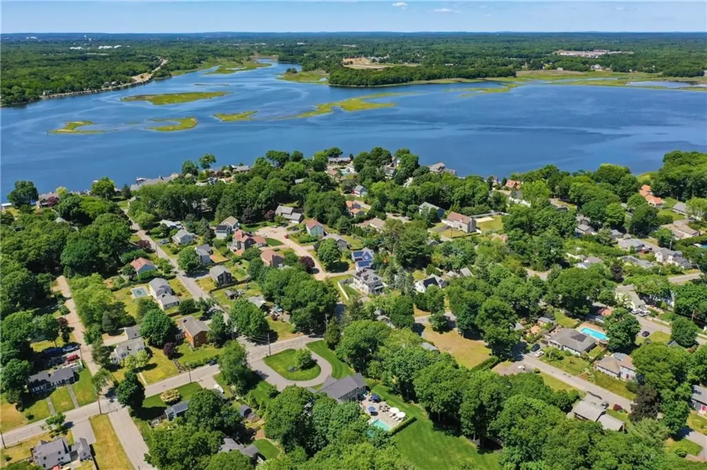 61 Martin Avenue Barrington RI 02806