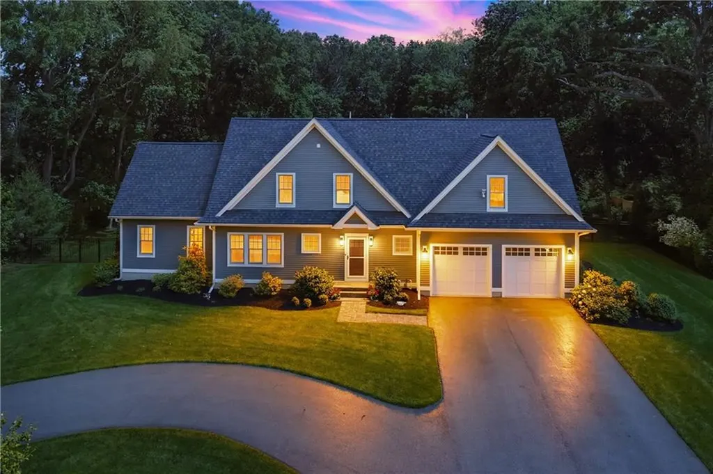 61 Martin Avenue Barrington RI 02806