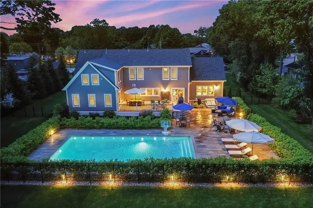 61 Martin Avenue Barrington RI 02806
