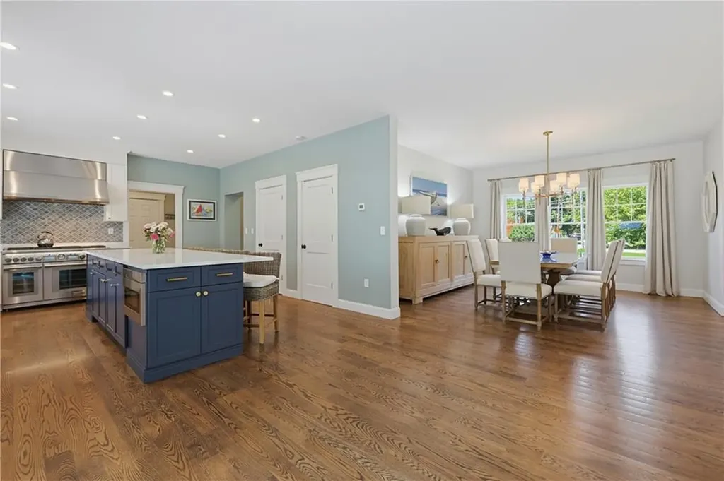 61 Martin Avenue Barrington RI 02806