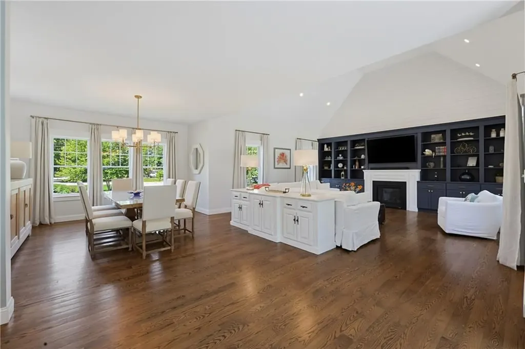 61 Martin Avenue Barrington RI 02806