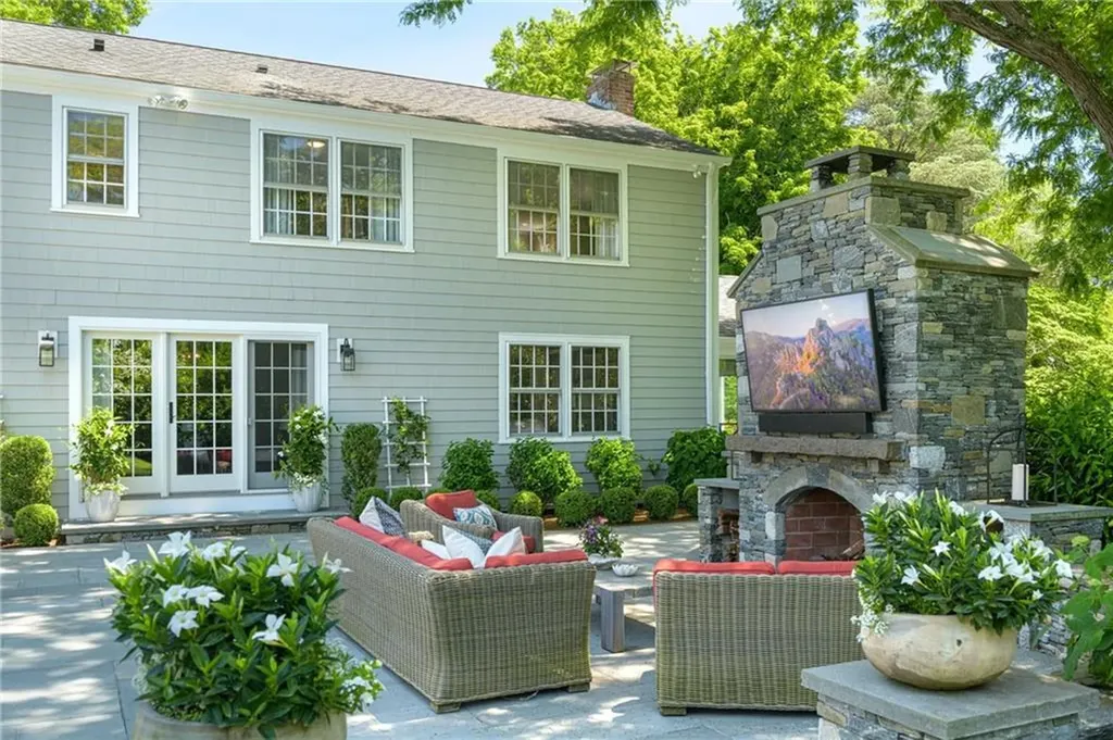 9 Stone Tower Lane Barrington RI 02806