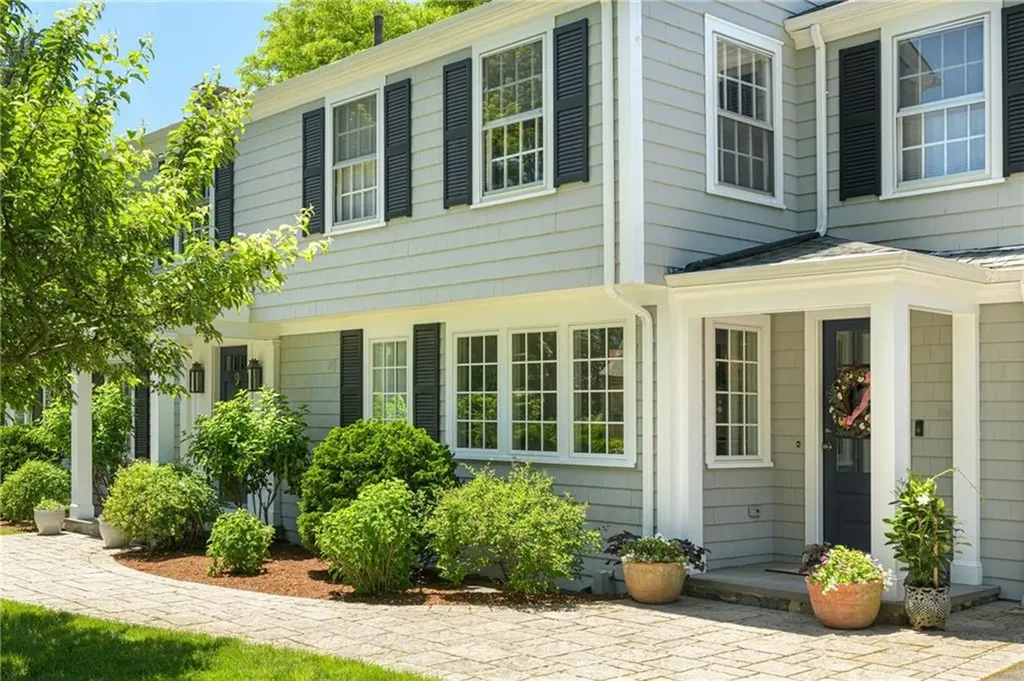 9 Stone Tower Lane Barrington RI 02806