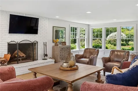 9 Stone Tower Lane Barrington RI 02806