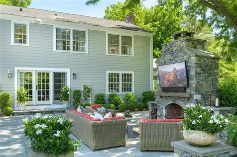 9 Stone Tower Lane Barrington RI 02806