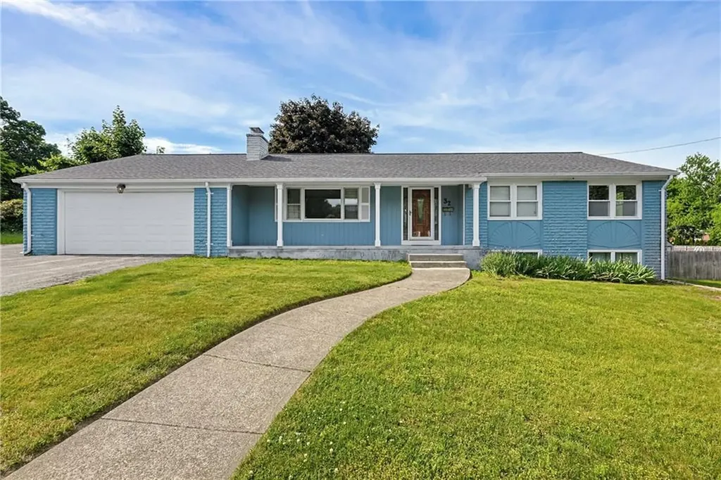 32 Brookfarm Road North Providence RI 02904