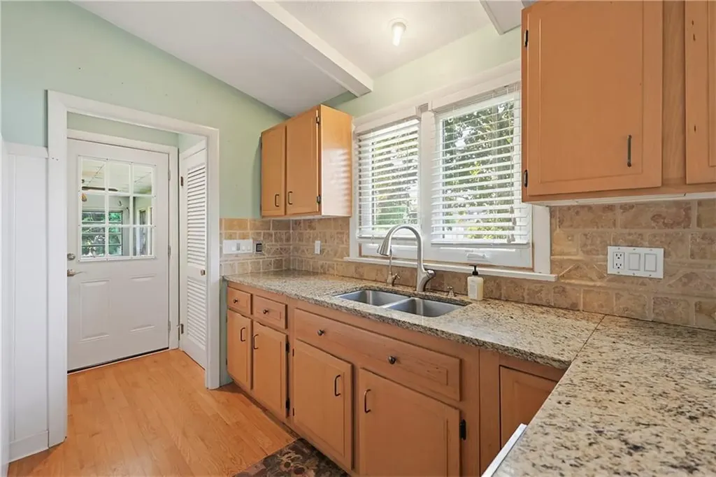 32 Brookfarm Road North Providence RI 02904
