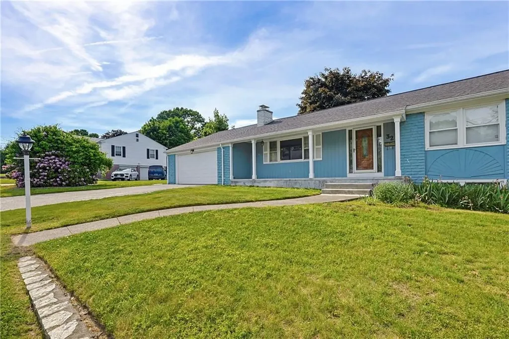 32 Brookfarm Road North Providence RI 02904