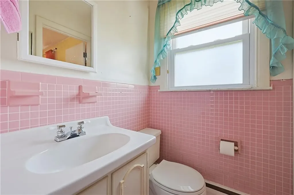 32 Brookfarm Road North Providence RI 02904