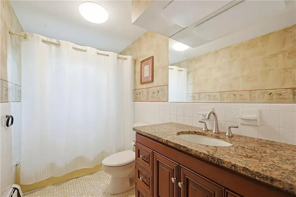 32 Brookfarm Road North Providence RI 02904