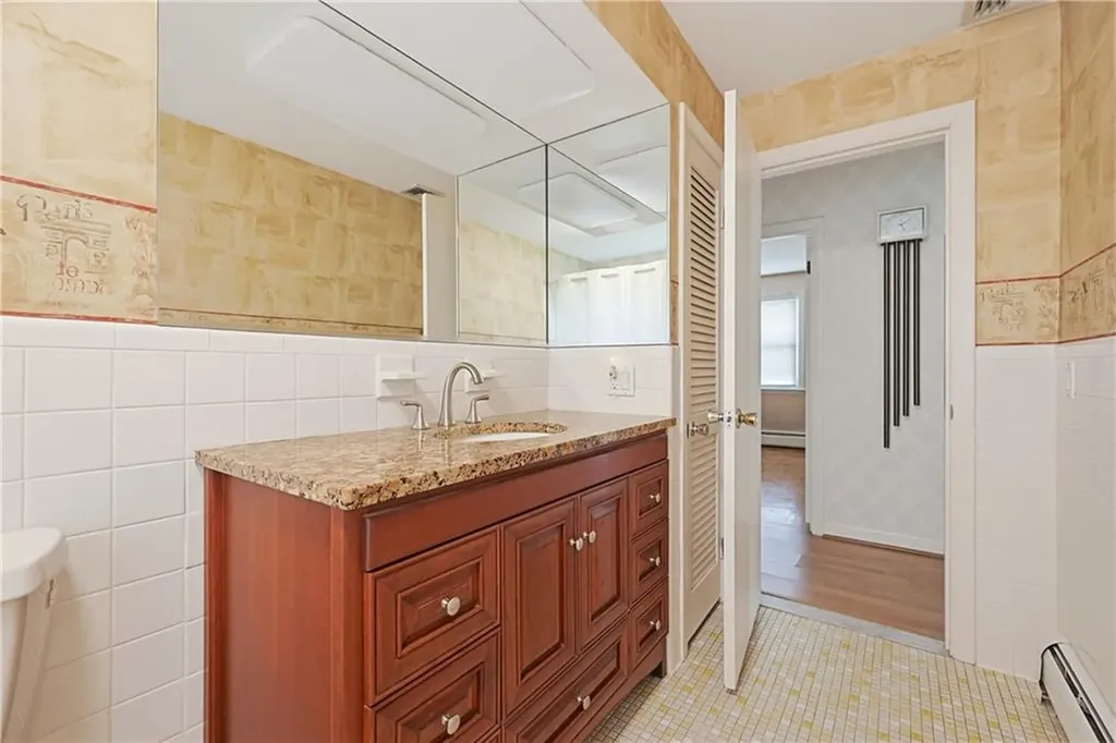 32 Brookfarm Road North Providence RI 02904