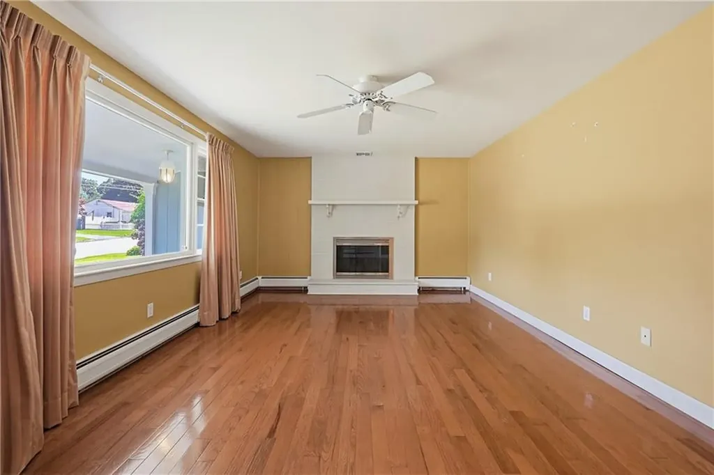 32 Brookfarm Road North Providence RI 02904