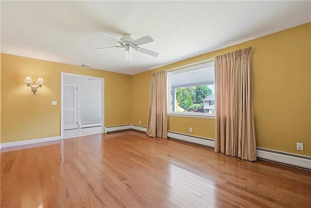 32 Brookfarm Road North Providence RI 02904
