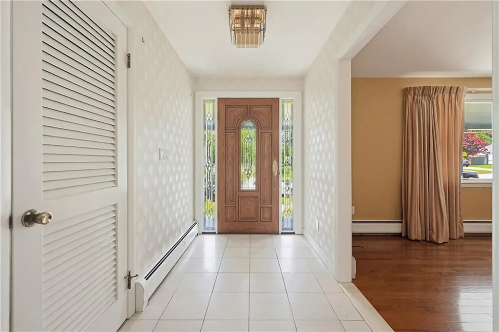 32 Brookfarm Road North Providence RI 02904