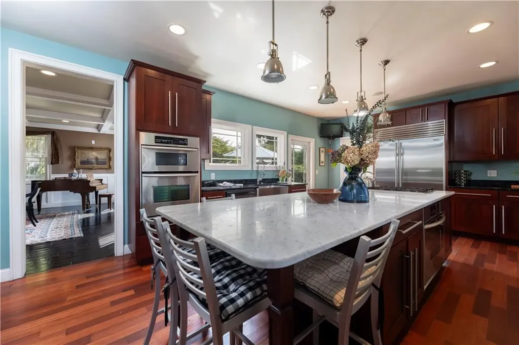 365 Boston Neck Road Narragansett RI 02882