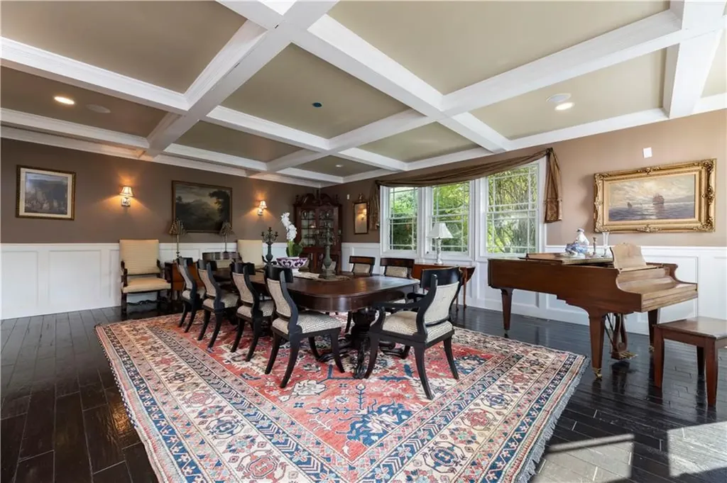 365 Boston Neck Road Narragansett RI 02882