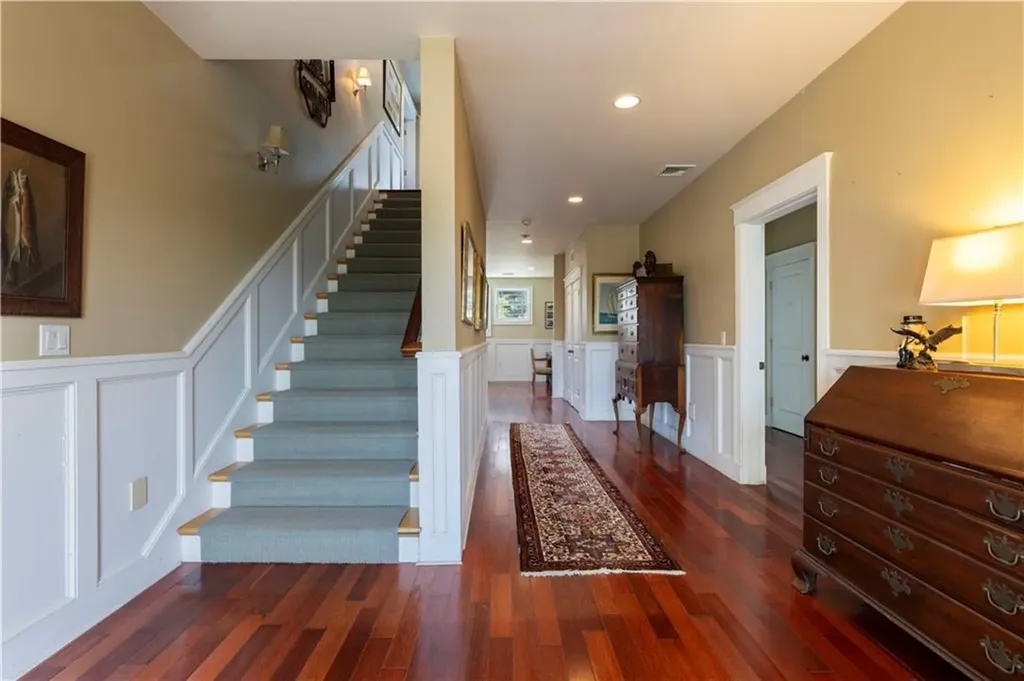 365 Boston Neck Road Narragansett RI 02882