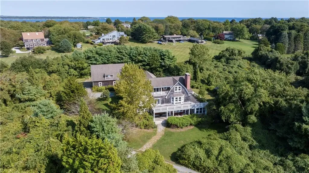 365 Boston Neck Road Narragansett RI 02882